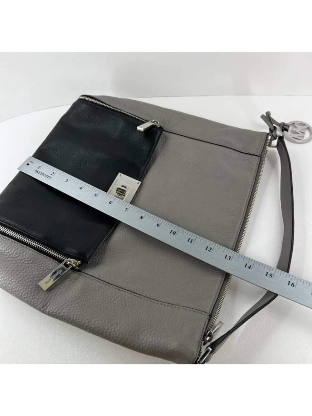 Michael Kors Sloan Hobo Shoulder Bag Womens Turn Lock Pockets Leather Gray Black - Picture 5 of 13